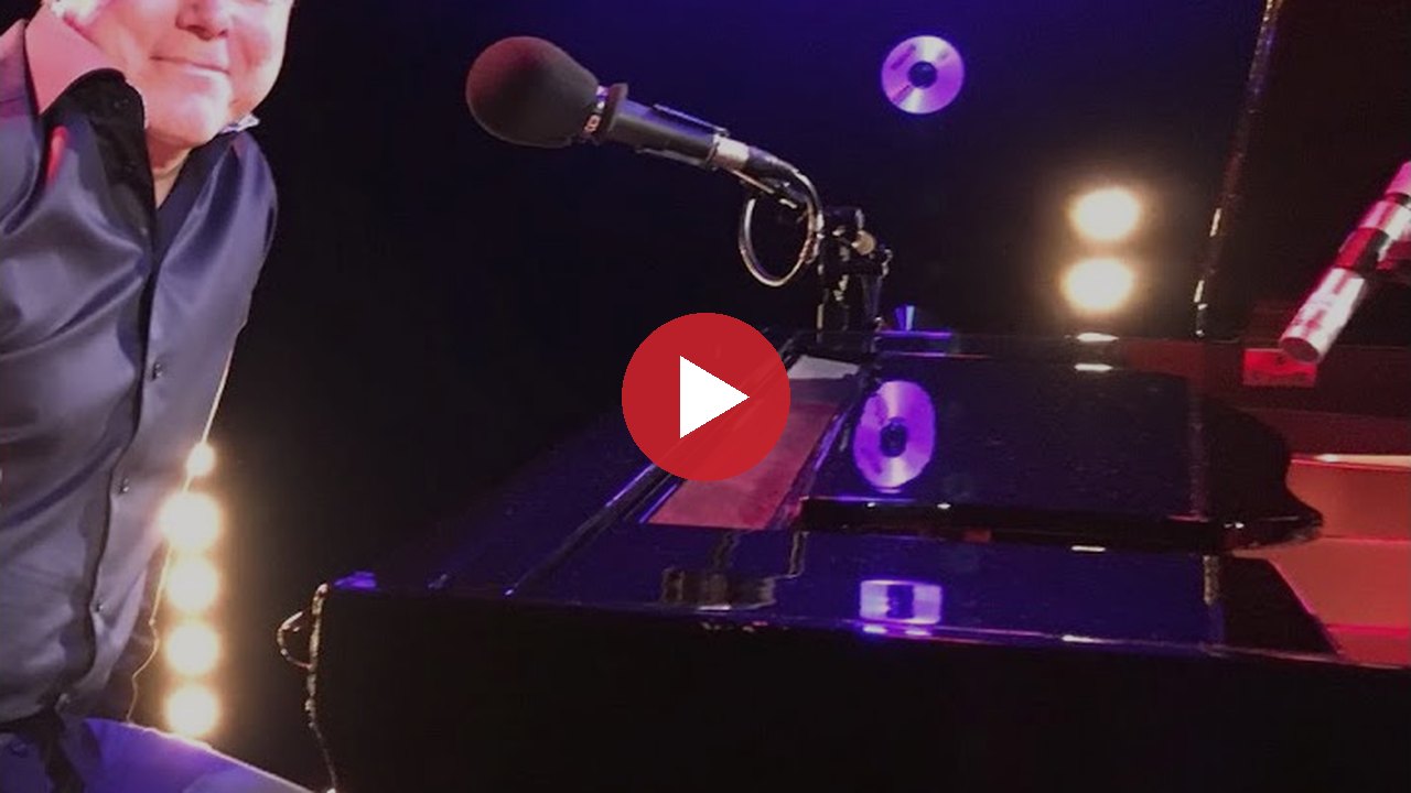 Audun Bergsmyr spiller «Medley» – trykk for å se videoen